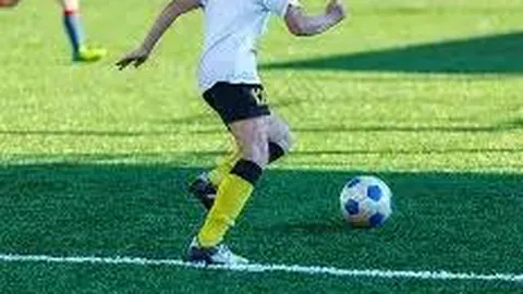 王嘉尔所属企业就深夜与两位女子会面事件发表声明，透露已向警方报警处理